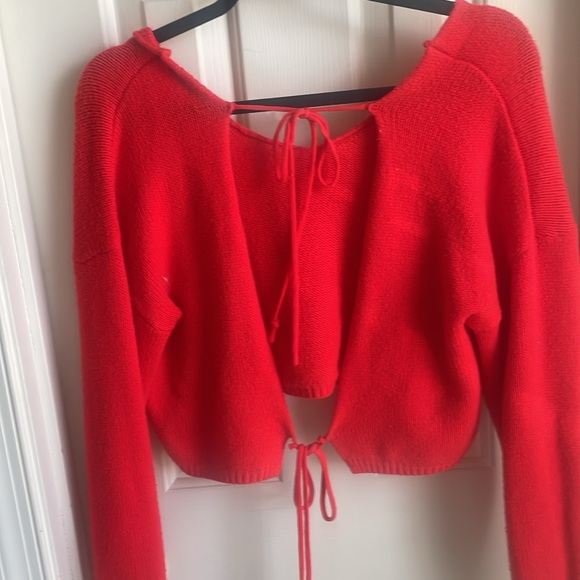 Red tie back sweater - Picture 2 of 5
